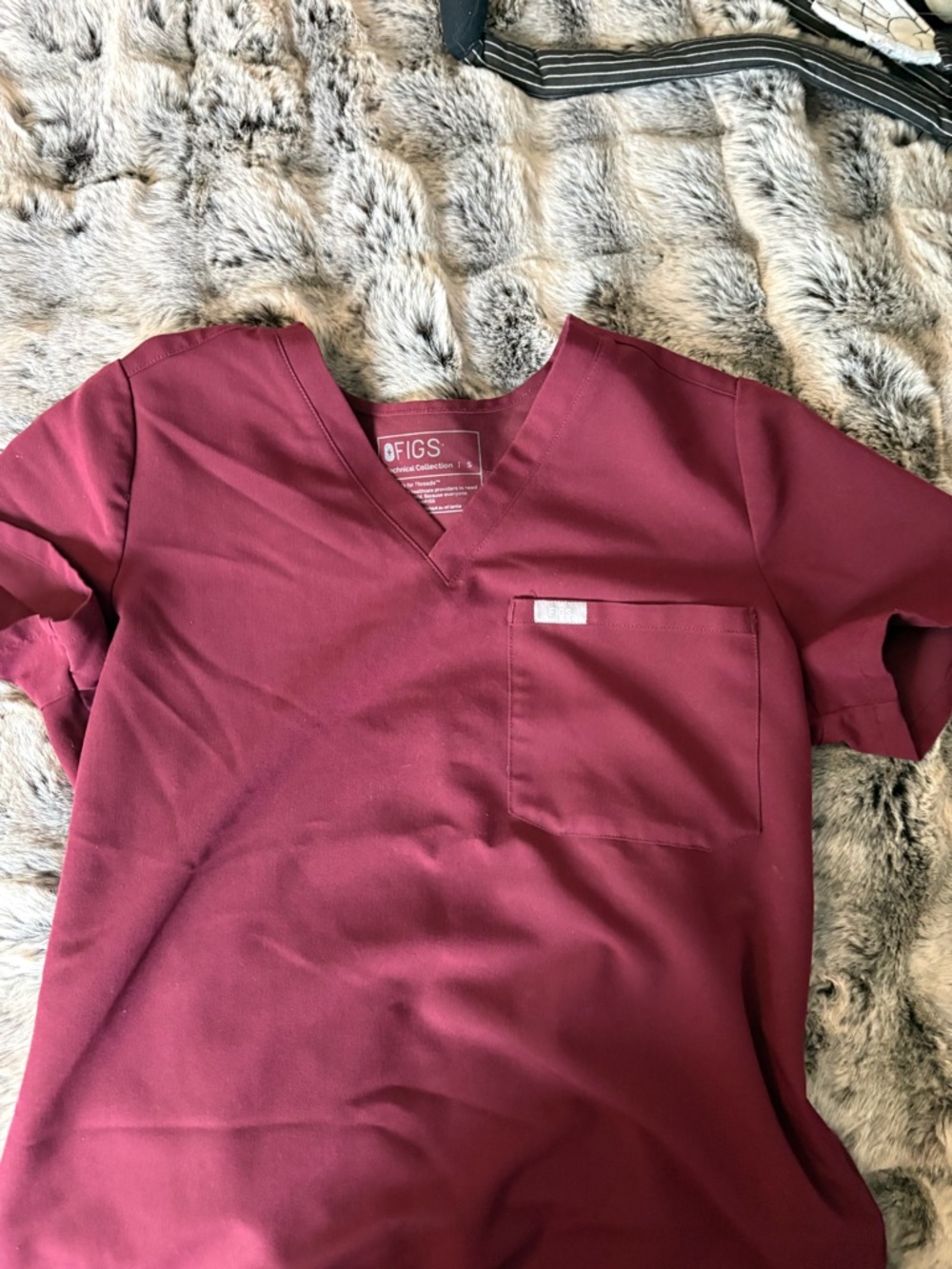 Figs Technical Collection V-Neck Top in Burgundy and matching pants